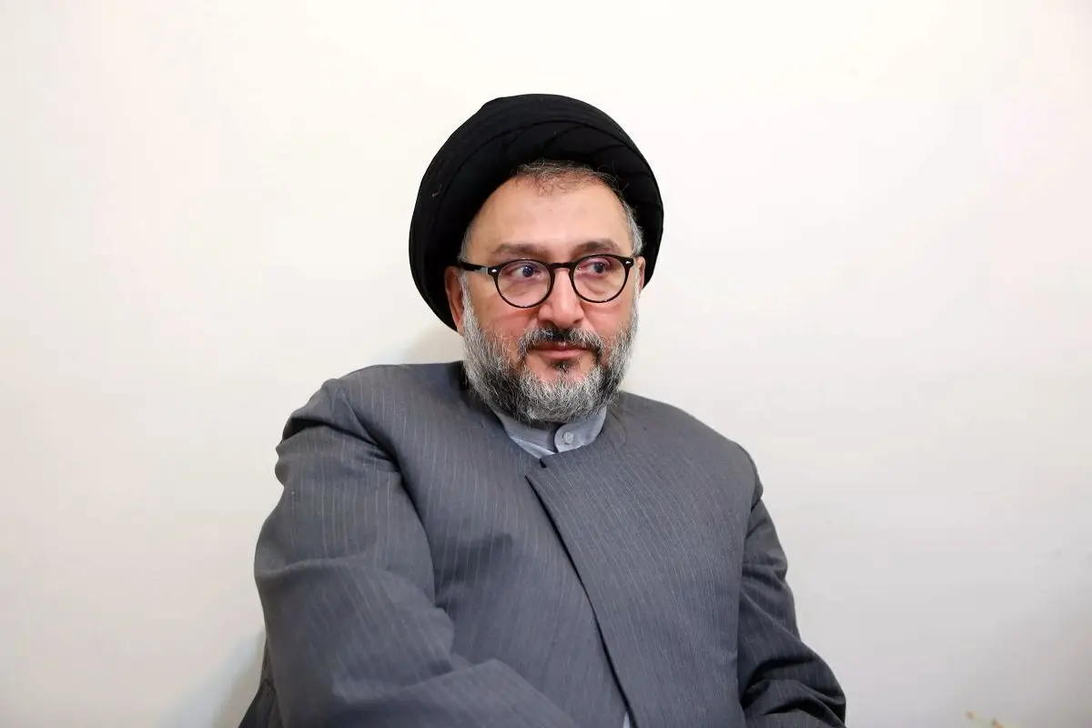 ابطحی: خاتمی نه مریض است و نه به انگلیس رفته است 
