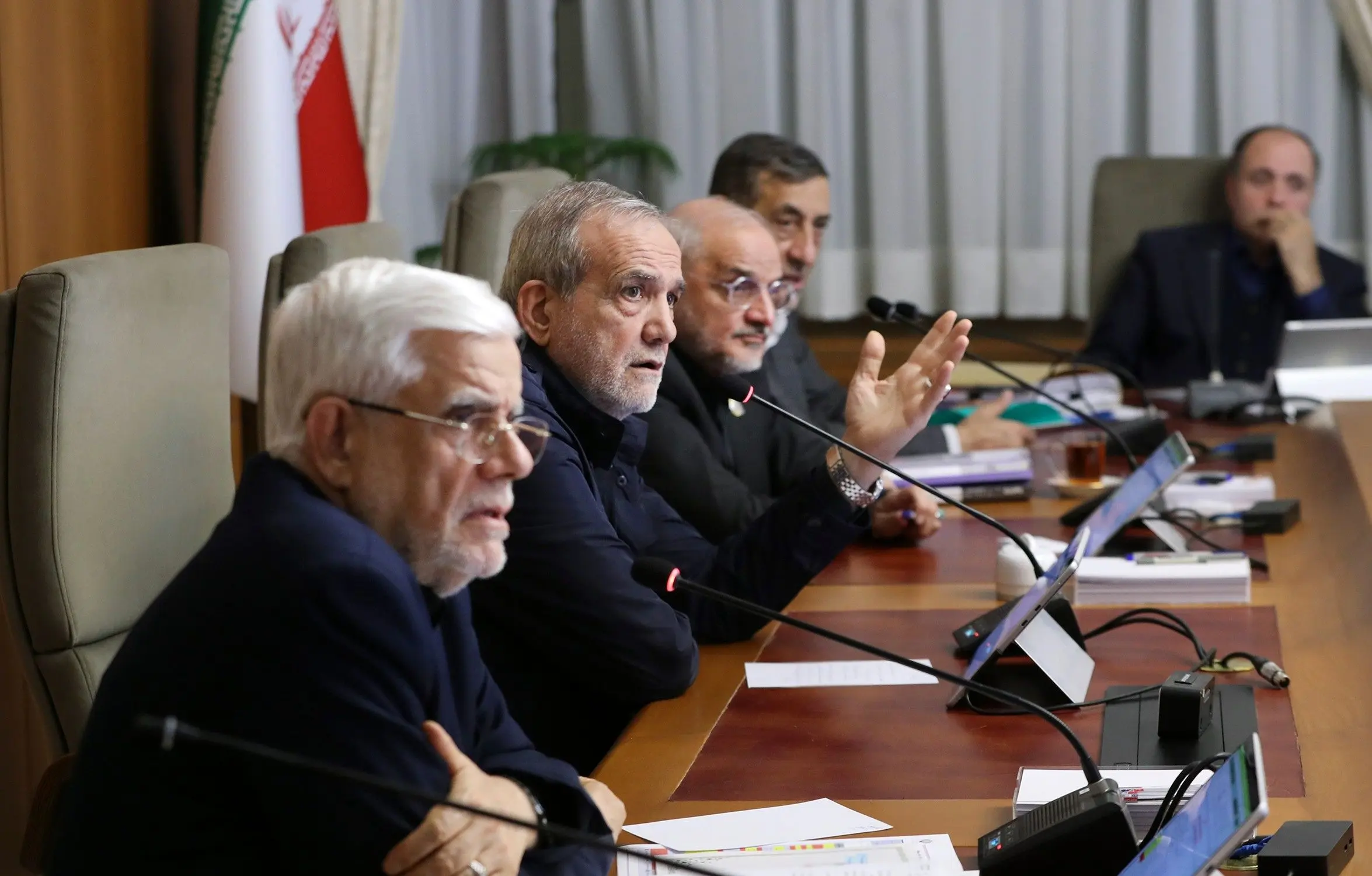 پشت پرده پروژه مشترک نواصولگراها و رادیکال‌ها برای فشار به کابینه چیست؟