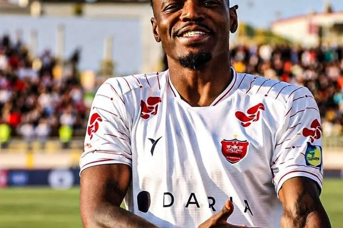 باخت ۰-۳ مس شهربابک مقابل پرسپولیس؛ صدر سه قفله شد!