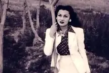 «فوزیه، ملکه مصری ایران» در کنار خواهرش فائزه در سوئیس؛ اوایل دهه 1310 