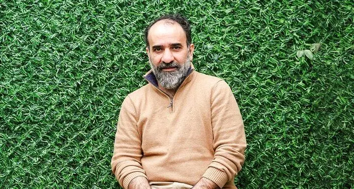 بیوگرافی رضا امیرخانی؛ از نویسندگی در دانشگاه صنعتی شریف تا سقوط با پاراگلایدر