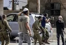 لحظه چاقو زدن یک فلسطینی به دو سرباز اسرائیلی