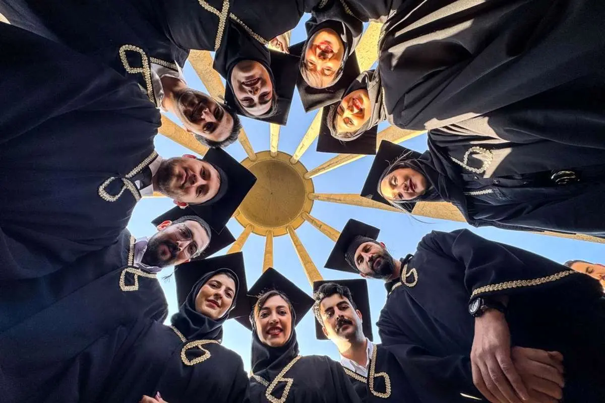 تصاویر؛ ادای سوگند پزشکان در آرامگاه ابوعلی سینا