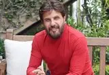 بوسه بیژن مرتضوی به خاک ایران