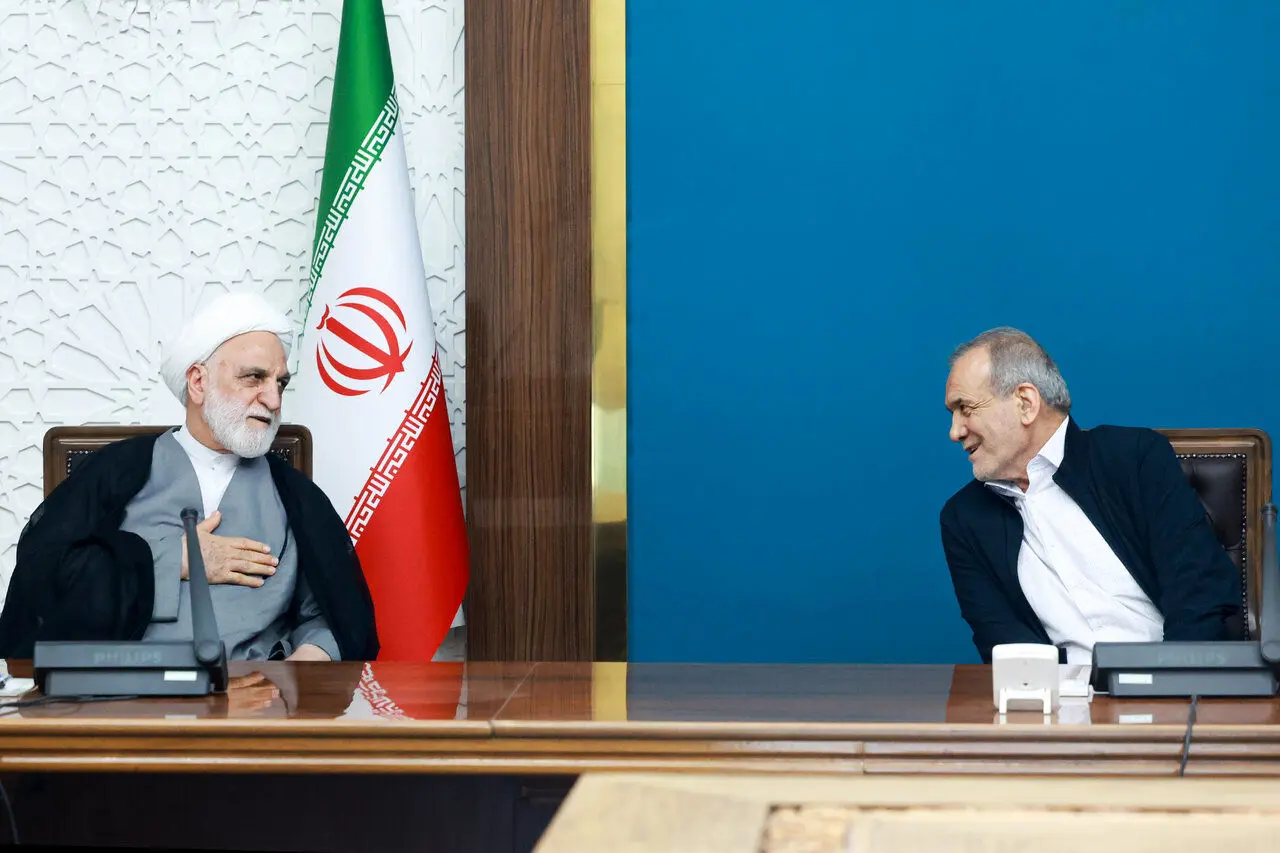 اژه‌ای و پزشکیان در جلسه شورای عالی انقلاب فرهنگی