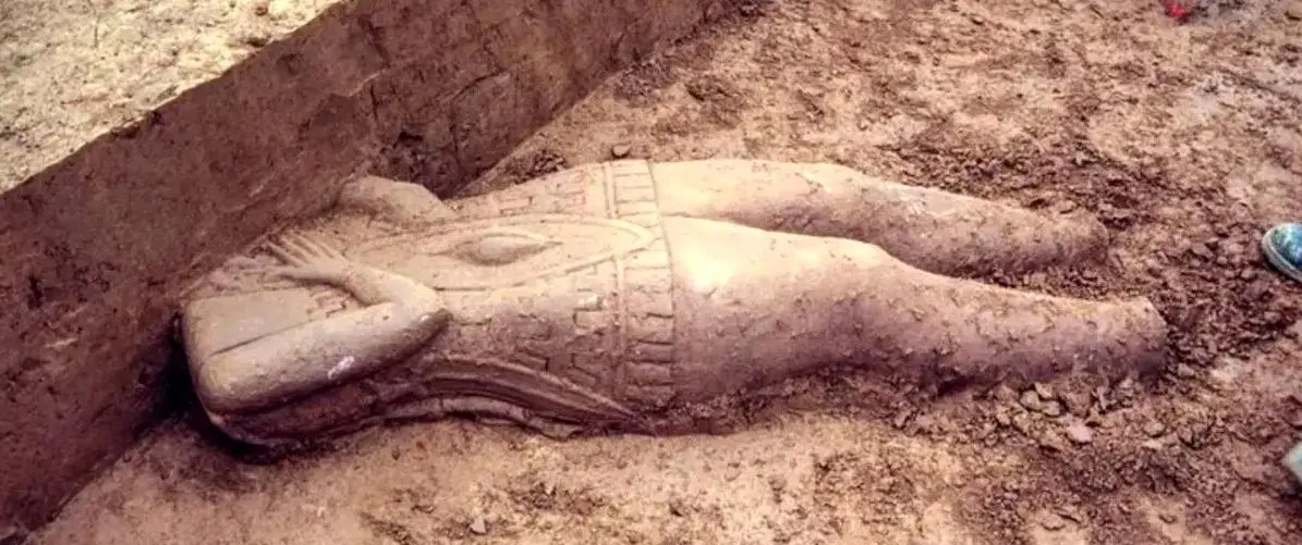 تندیس ۲۴۰۰ ساله فرمانروای سلتی با تاج شبیه «گوش‌های میکی‌ماوس»