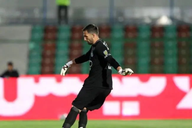 خروج ۲ ستاره خارجی استقلال بعد از حملات هوایی؛ سفر شاید بی‌بازگشت!