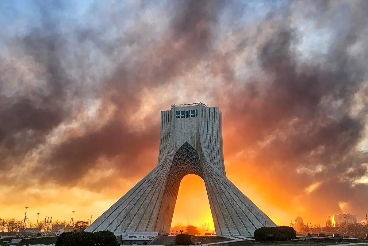 آسیب برج آزادی در پی موج انفجارهای حملات اخیر