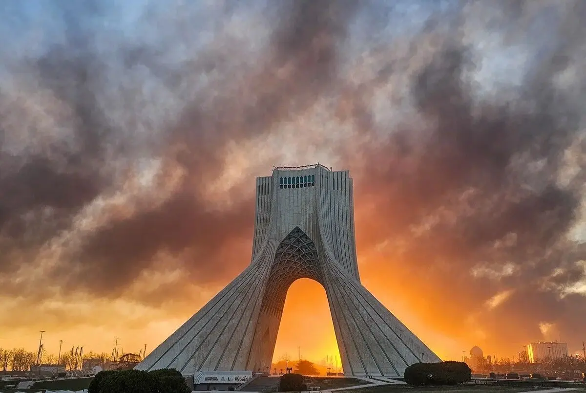 آسیب برج آزادی در پی موج انفجارهای حملات اخیر