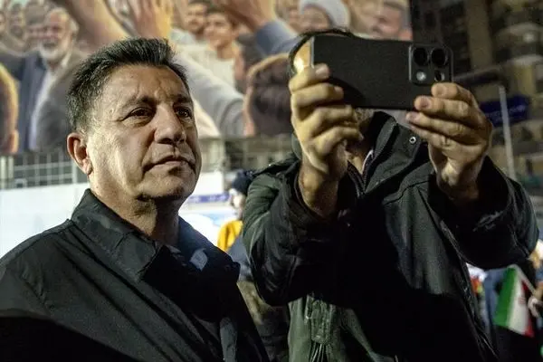 عکس؛ امیر قلعه‌نویی در اجتماع شبانه