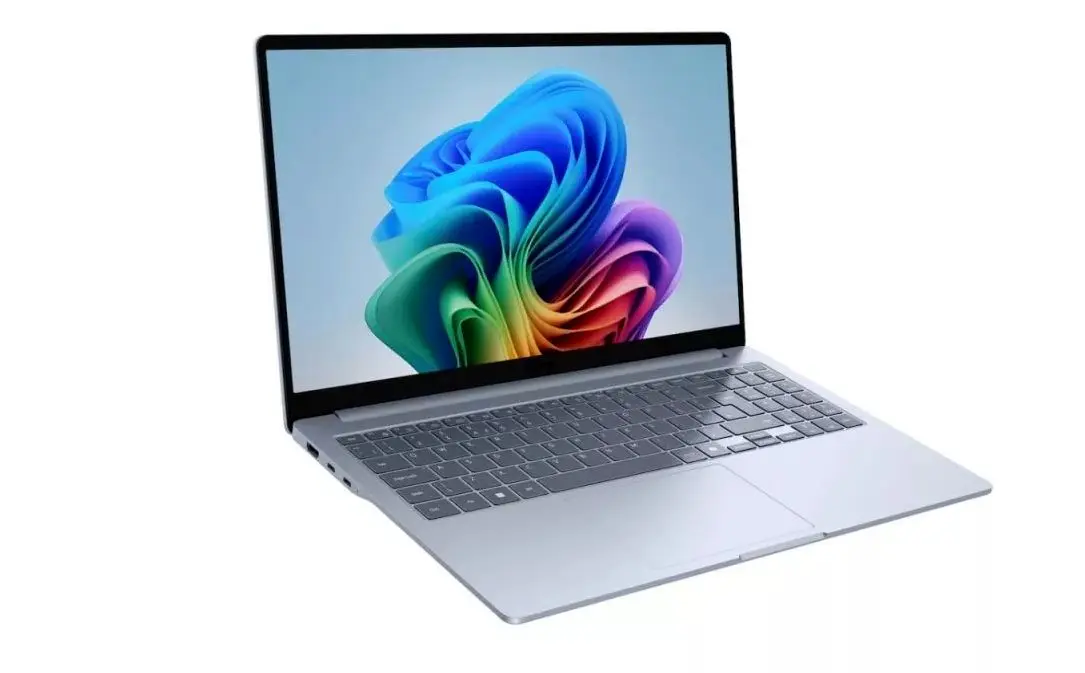 لپ تاپ گلکسی بوک 5 اج با پشتیبانی از 5G رونمایی شد