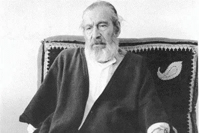 جلال‌الدین همایی؛ ادیبی که مقبره صائب تبریزی را کشف کرد