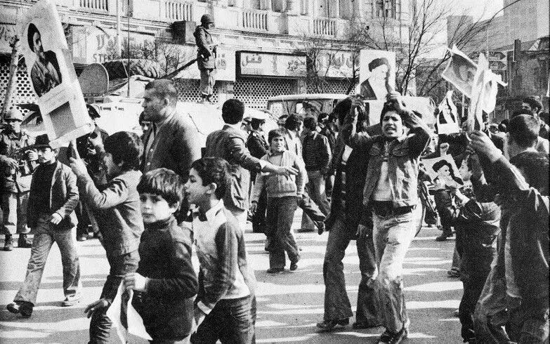 کوروش احمدی: انسداد سیاسی شمشیری دودم است/ دولت پهلوی ۵۵ سال دوام آورد