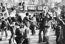 کوروش احمدی: انسداد سیاسی شمشیری دودم است/ دولت پهلوی ۵۵ سال دوام آورد