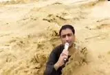 خبرنگار پاکستانی حین پخش گزارش از سیل جان باخت