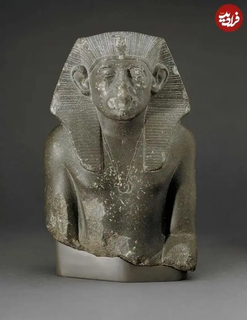 تندیس سنوسرت سوم، پادشاه مصر