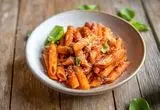 طرز تهیه پاستا گوجه‌ای بدون گوشت و مرغ؛ طعم جدید پاستا

