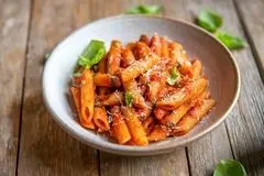 طرز تهیه پاستا گوجه‌ای بدون گوشت و مرغ؛ طعم جدید پاستا

