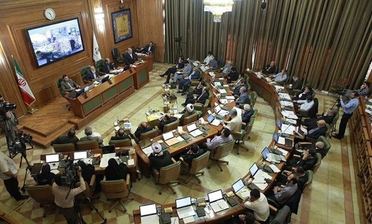 تنش لفظی در صحن شورای شهر تهران درباره زاکانی 