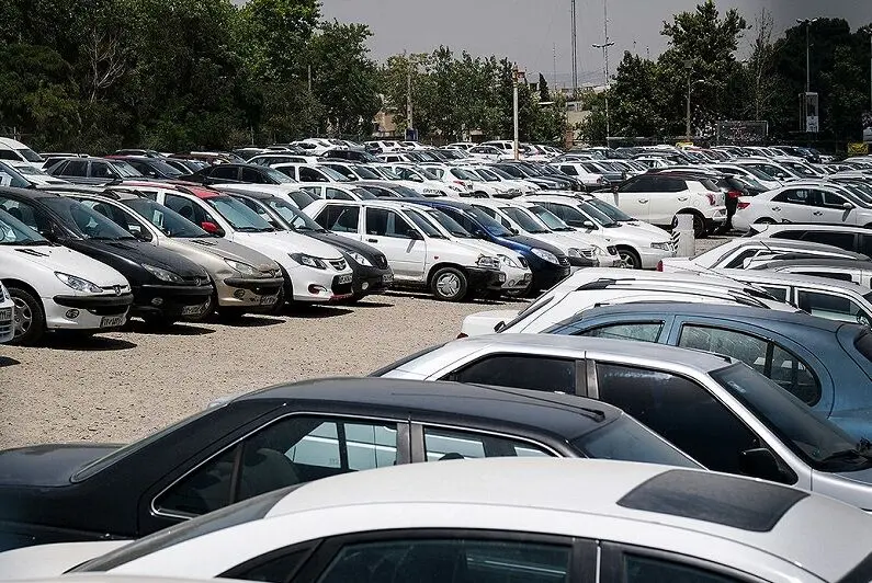 بازار خودرو در رکود و سردرگمی