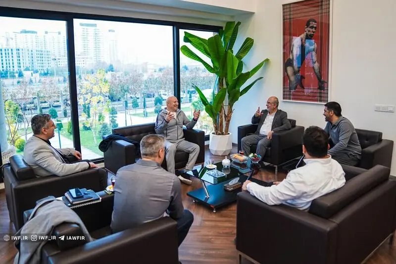علیرضا دبیر