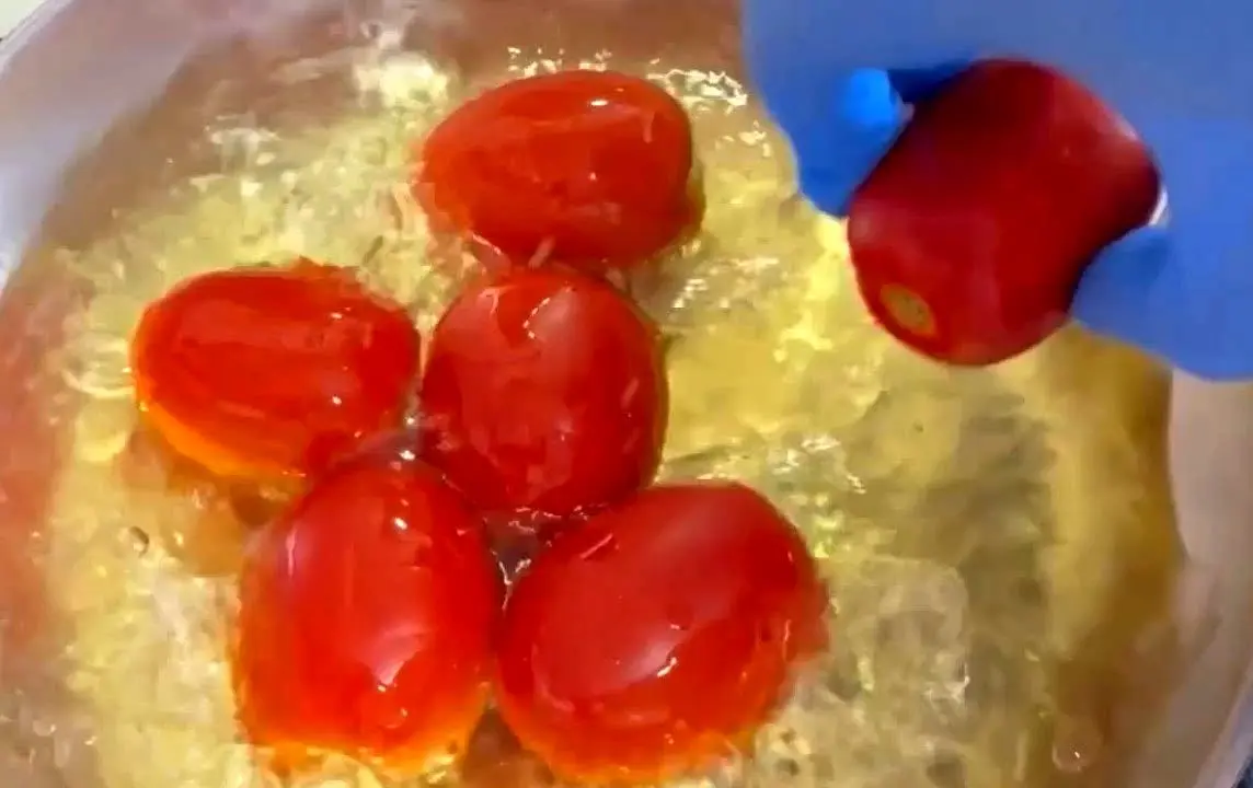 گوجه بادمجان را سرخ نکنید/ گوجه بادمجان خوشمزه‌تر از گوشت