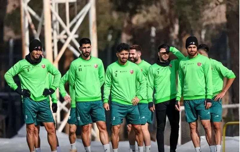 تصویر؛ پوستر خاص پرسپولیس برای نبرد با تراکتور

