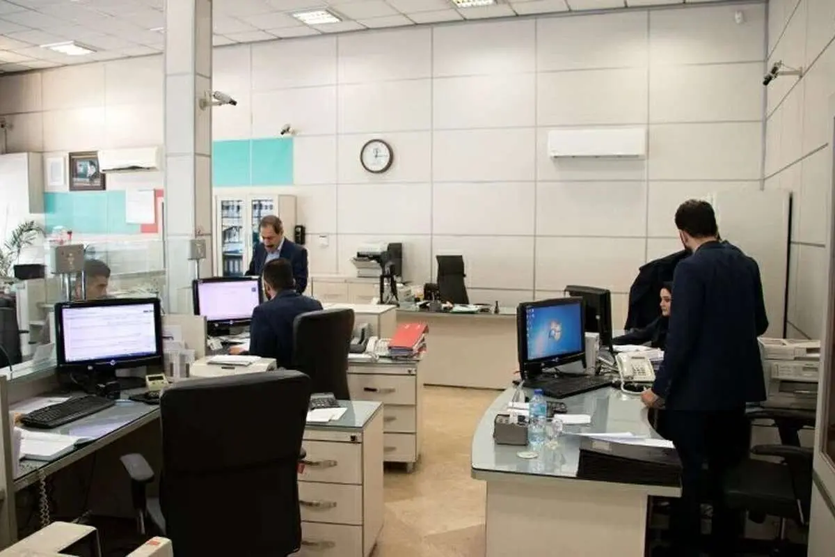 نحوه فعالیت ادارات در روز دوشنبه دوم تیر ۱۴۰۴؛ کدام استان‌ها تعطیل است؟ 

