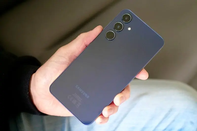 قیمت گوشی سامسونگ، شیائومی و آیفون امروز یکشنبه 4 آبان 1404/ جانشین گلکسی A55 چند؟