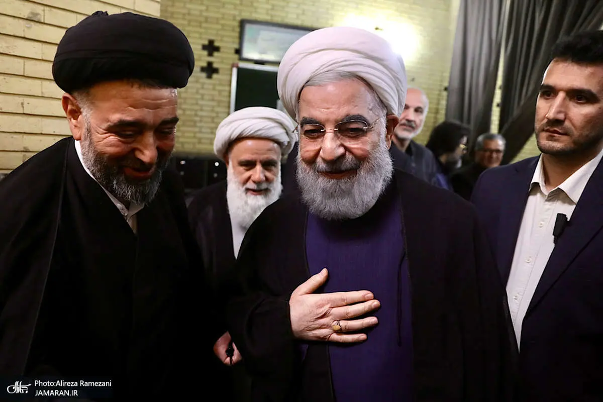 تصاویر؛ روحانی و لاریجانی در مراسم ترحیم همسر آیت الله سیستانی