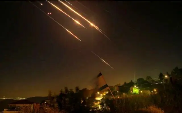 حمله موشکی حزب‌الله به تل‌آویو/ نخست وزیر لبنان محکوم کرد