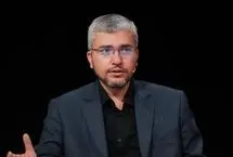 رضایی: کسی باید تسلیم شود که در ماشین غذا با خفت فرار می‌کند