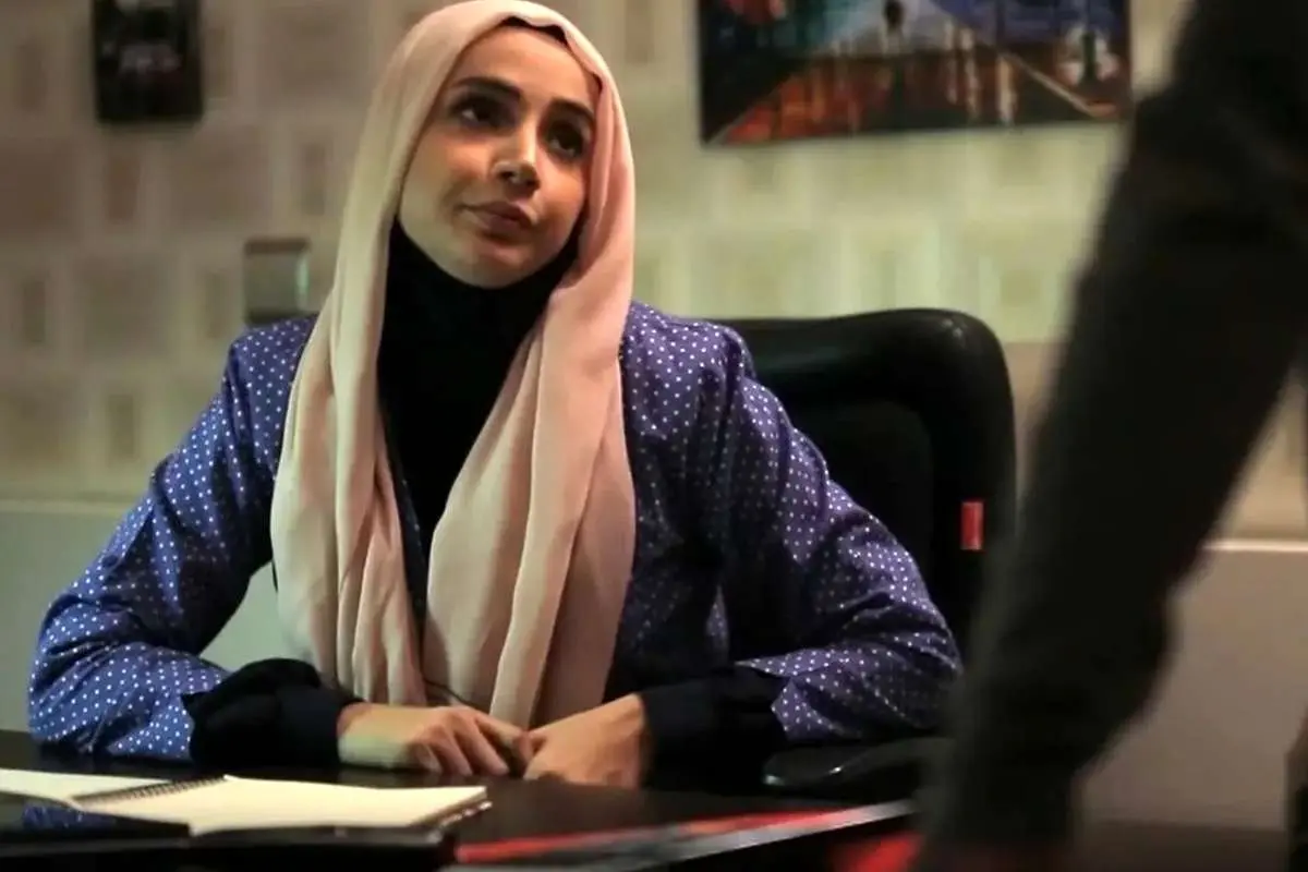 «آرزو» سریال آنام با تیپ متفاوت در امارات؛ سال 1403