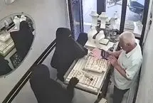 ببینید؛ سرقت ۲,۵ کیلوگرم طلا توسط سه زن با پوشش چادر