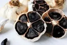 چهار خاصیت فوق العاده سیر سیاه برای معده