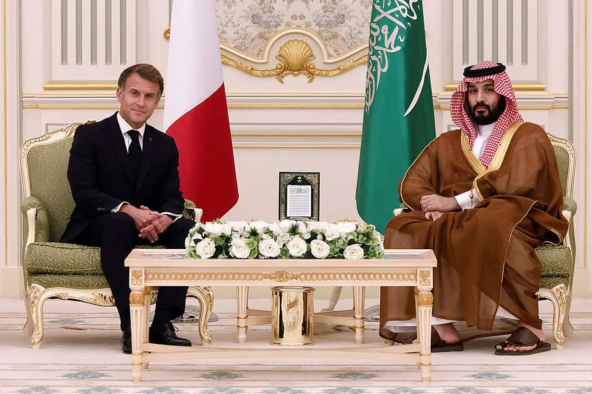 جزئبات دیدار و گفتگوی بن سلمان و مکرون/ عربستان وعده افزایش عرضه گازوئیل داد