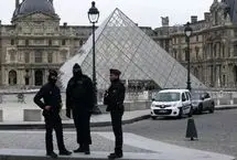 ۱۰۰ کارآگاه در تعقیب دزدان جواهرات ناپلئون