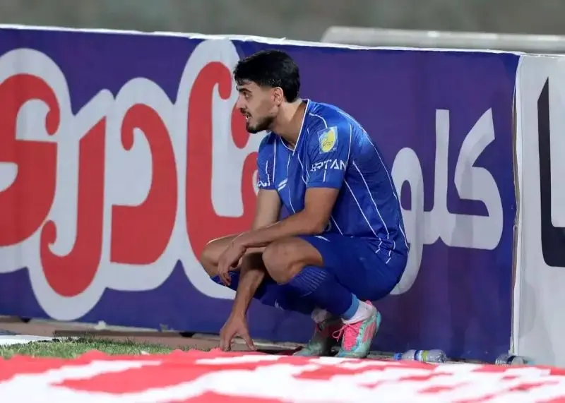 ستاره استقلال مقابل الوصل روی دور افتاد