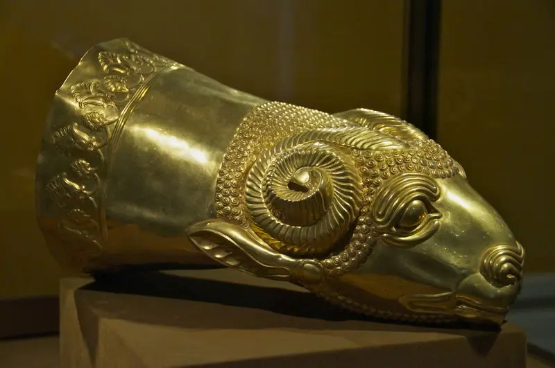 گنجینه زیویه