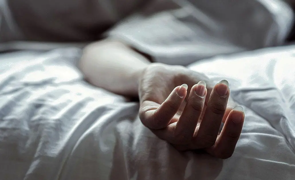 جسد زن جوان را پس از تزریق ژل نامرغوب سوزاندند