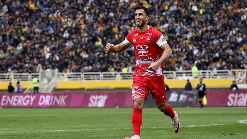 ببینید؛ گل اول پرسپولیس به سپاهان توسط علیپور دقیقه 44