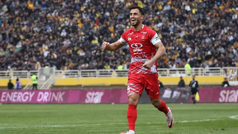 ببینید؛ گل اول پرسپولیس به سپاهان توسط علیپور دقیقه 44