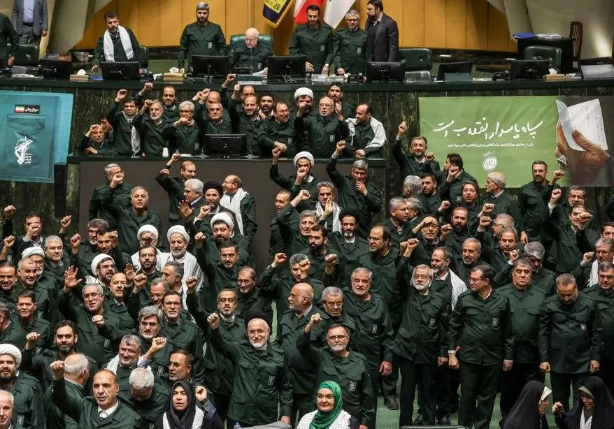 شعار مرگ بر آمریکا و مرگ بر اسرائیل در صحن مجلس