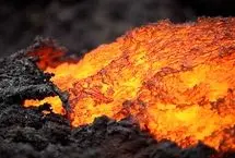 نمایی تماشایی از جریان گدازه‎های آتشین اتنا
