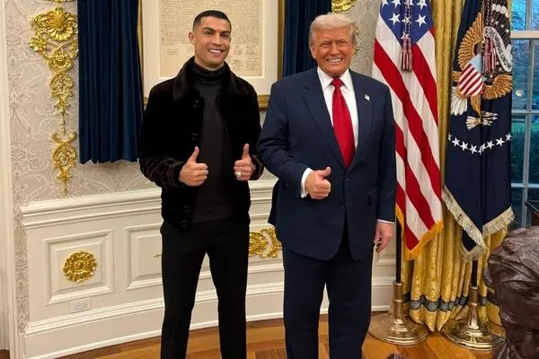 قدم زدن ترامپ و رونالدو در راهروی کاخ سفید