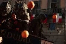 پرتقال‌باران در بزرگ‌ترین نبرد میوه‌ای جهان