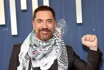 ببینید؛ خاویر باردم با چفیه روی فرش قرمز جشنواره امی