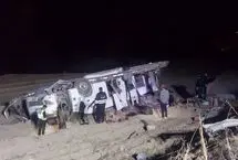 انحراف اتوبوس اسکانیا در محدوده شهرستان دنا؛ ۱۳ نفر مصدوم شدند