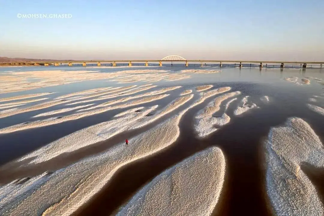 فرگشت دریاچه ارومیه؛ پمپاژ آب، قاتل خاموش بزرگ‌ترین دریاچه شور ایران 