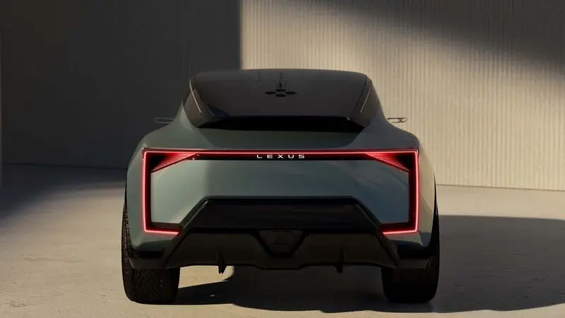 لکسوس LS